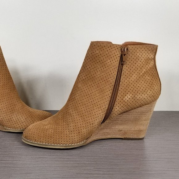Susina Kyle Perforated Suede Ankle Bootie, Cognac Suede, Womens Size 9 M - Picture 6 of 11